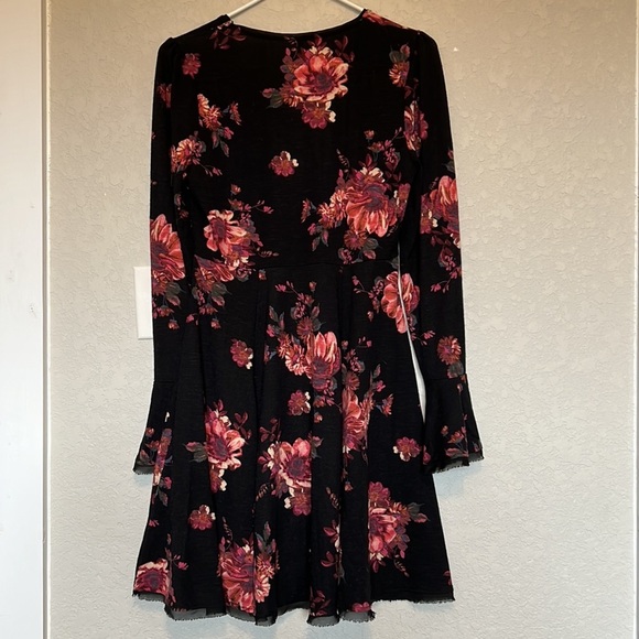 American Rack M Dark Floral Whimsigoth Midi Dress Empire Waist Bell Sleeve - Picture 6 of 6